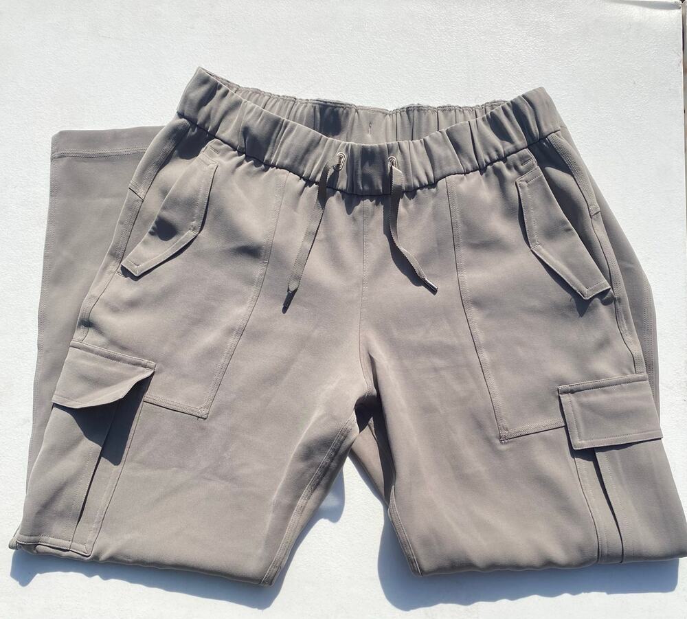 Two Lululemon women size 8 pants